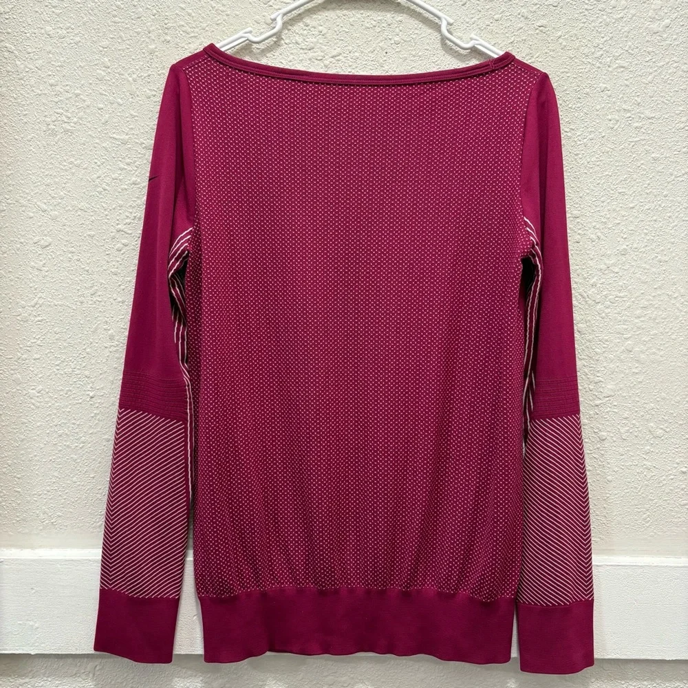 Nike Dri-Fit Epic Knit Crew Seamless Long Sleeve Training Top in Plum Size Small